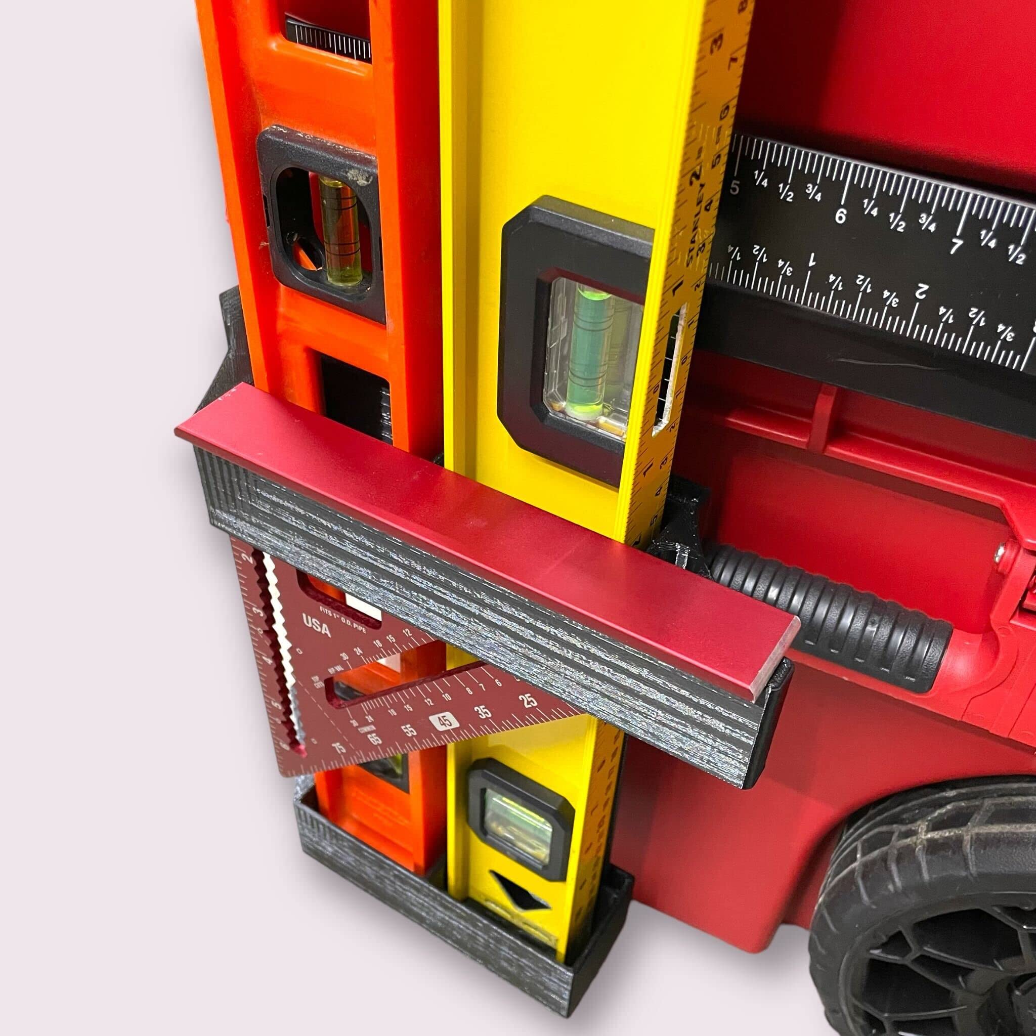 Milwaukee Packout hole dimensions 1.43 x 2.64 in for precise fit