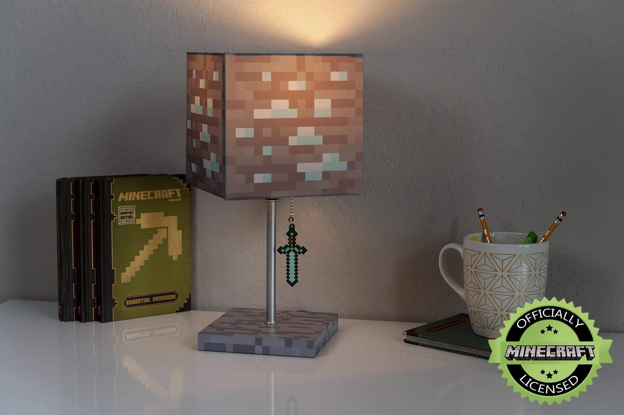 Minecraft bedroom decor that fits desks and shelves for gamers
