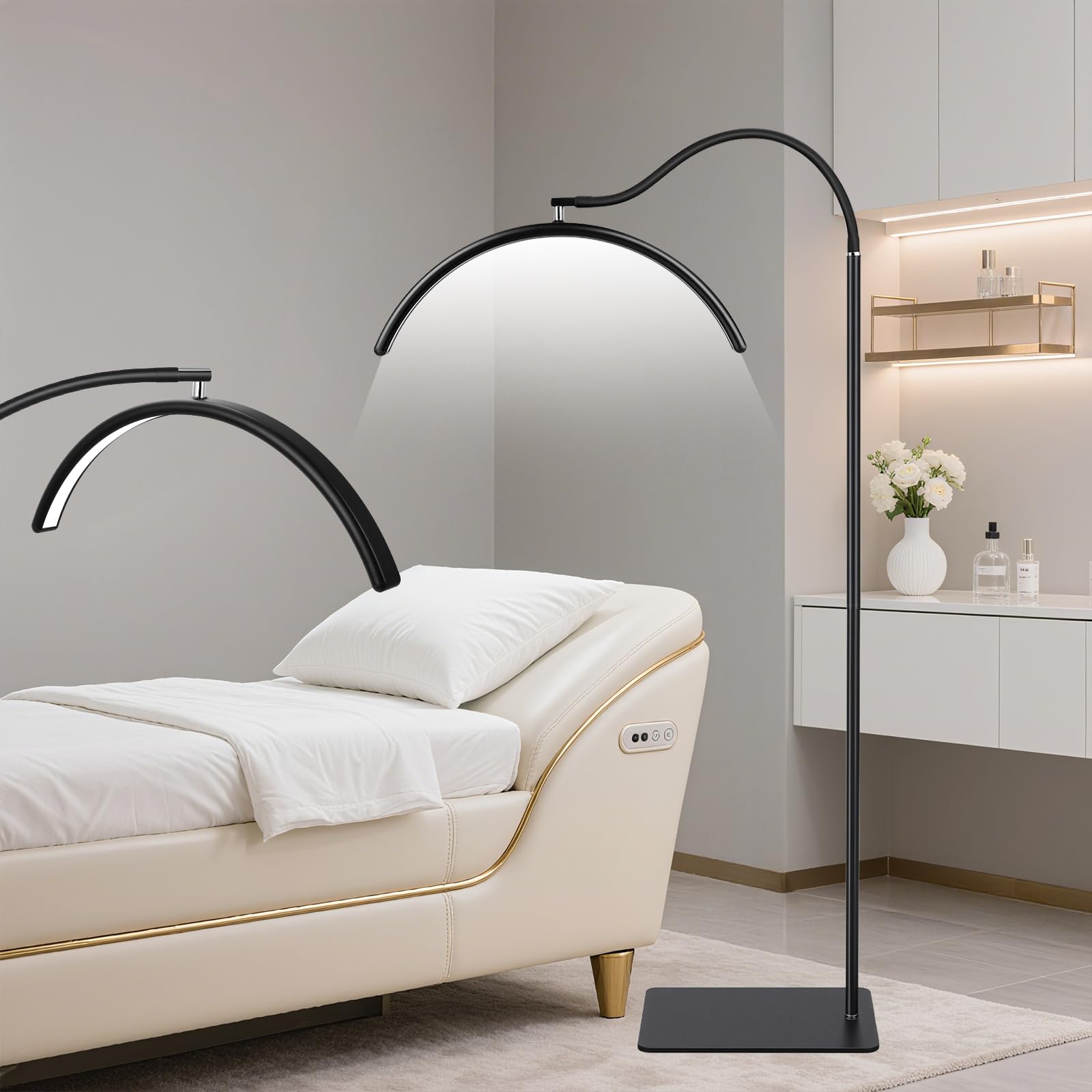 MINIEAR Lash Light shadow-free illumination for precise work.
