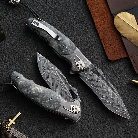 Minowe handcrafted leather sheath protects blade during transport.