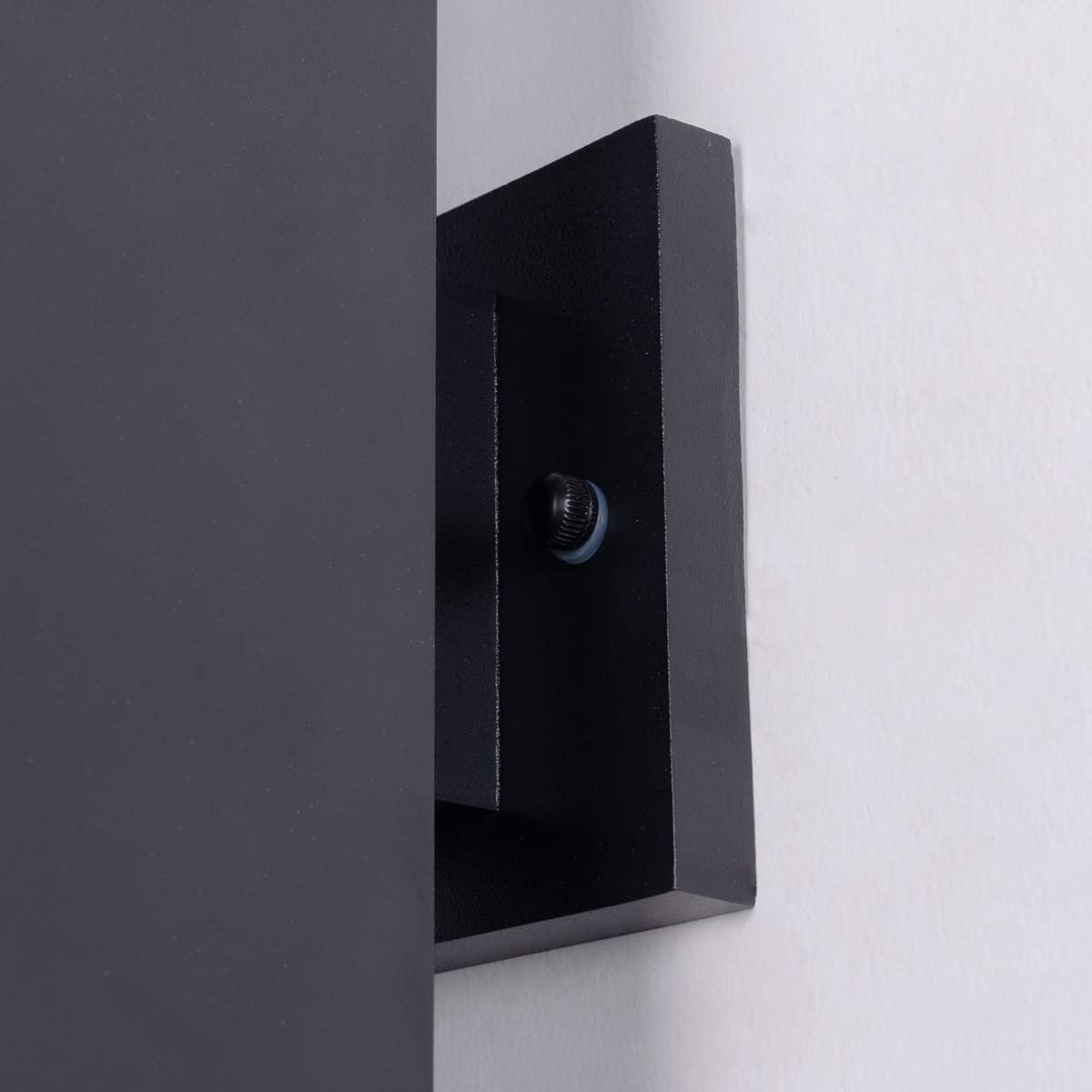 Mirrea IP65-rated design withstands rain and dust for year-round use.