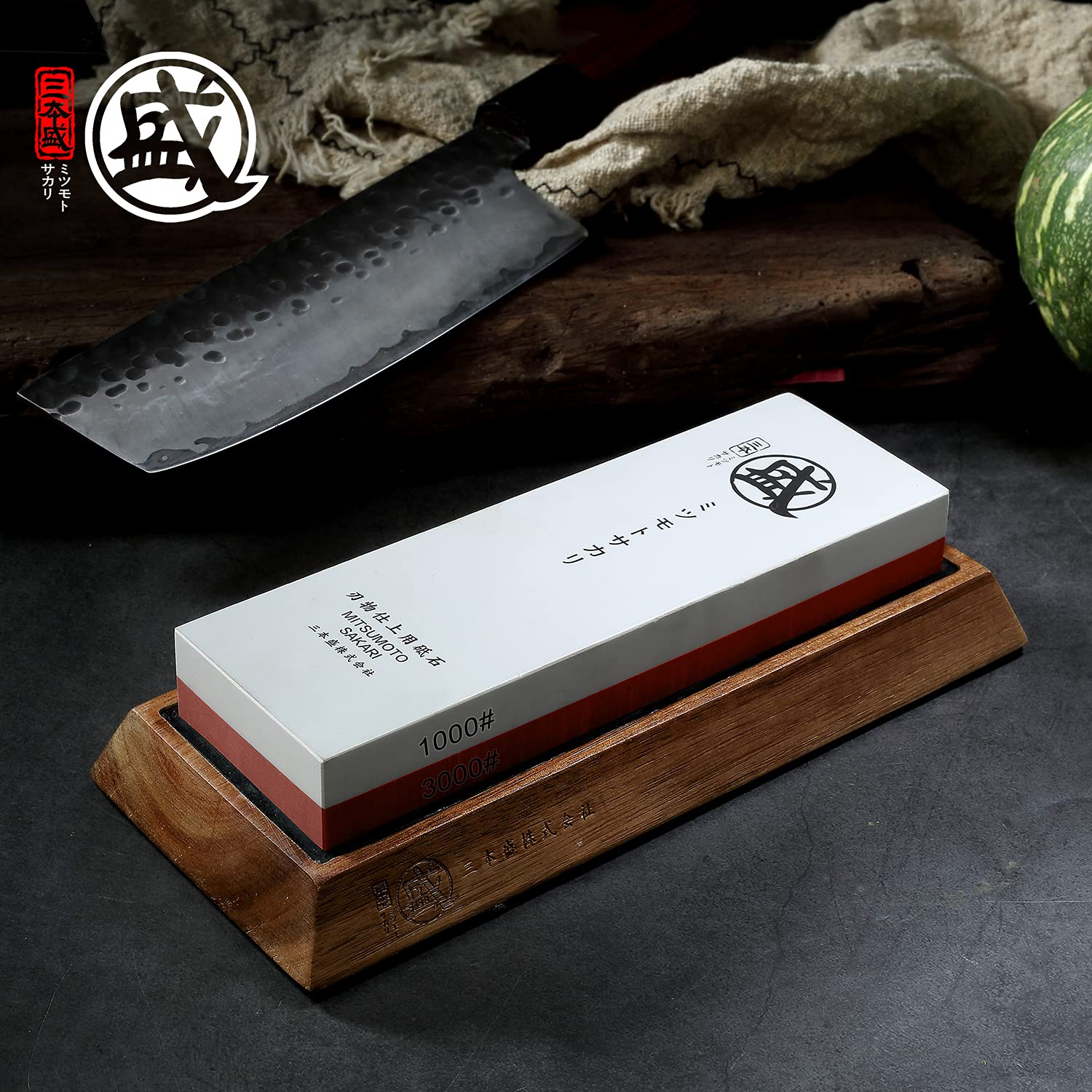 MITSUMOTO SAKARI knife sharpening action on the whetstone.