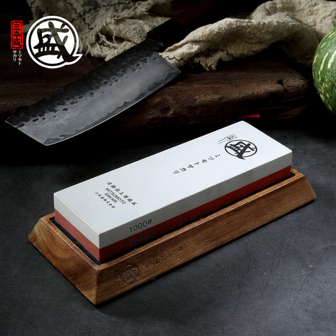 MITSUMOTO SAKARI knife sharpening action on the whetstone.