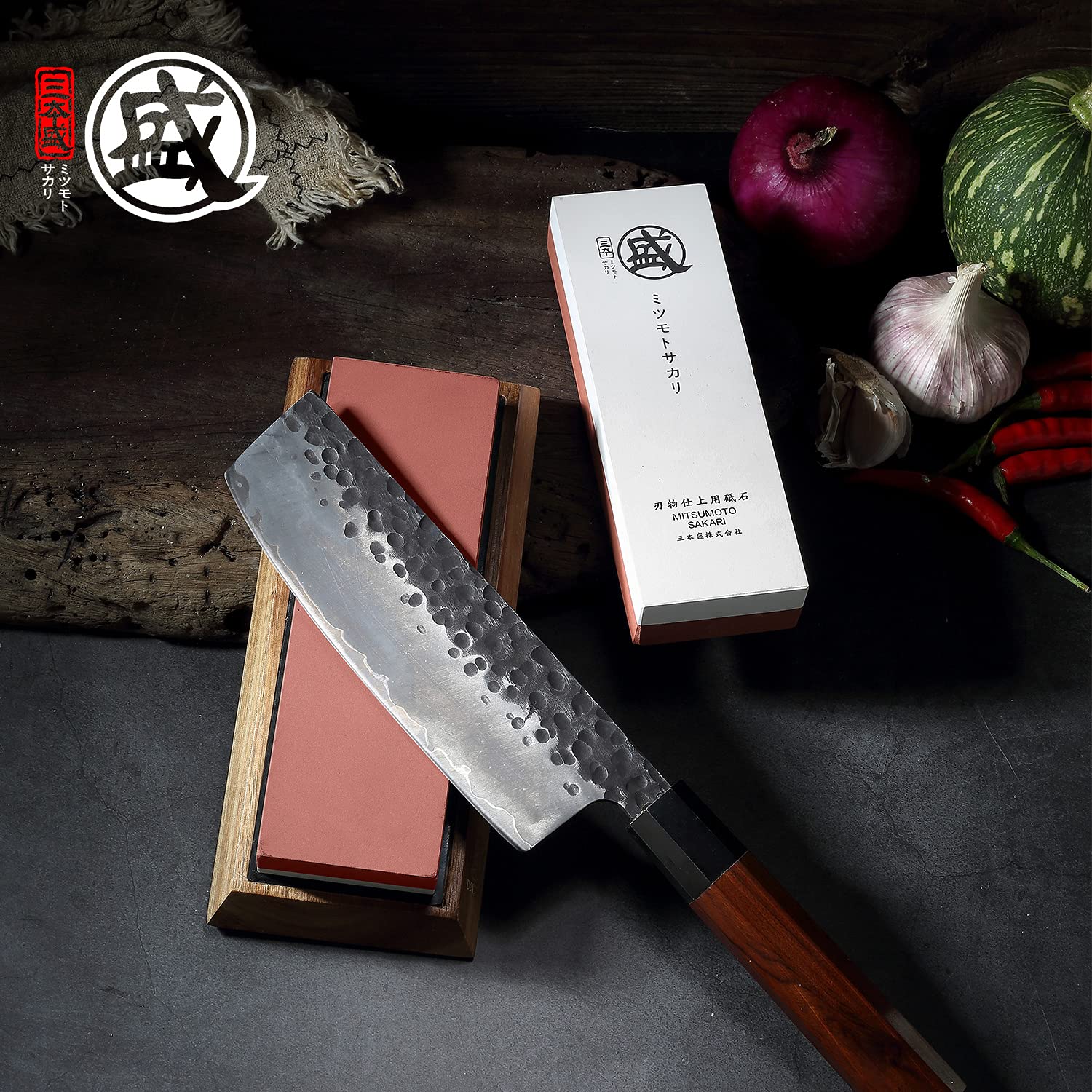 MITSUMOTO SAKARI white corundum sharpening stone detail.