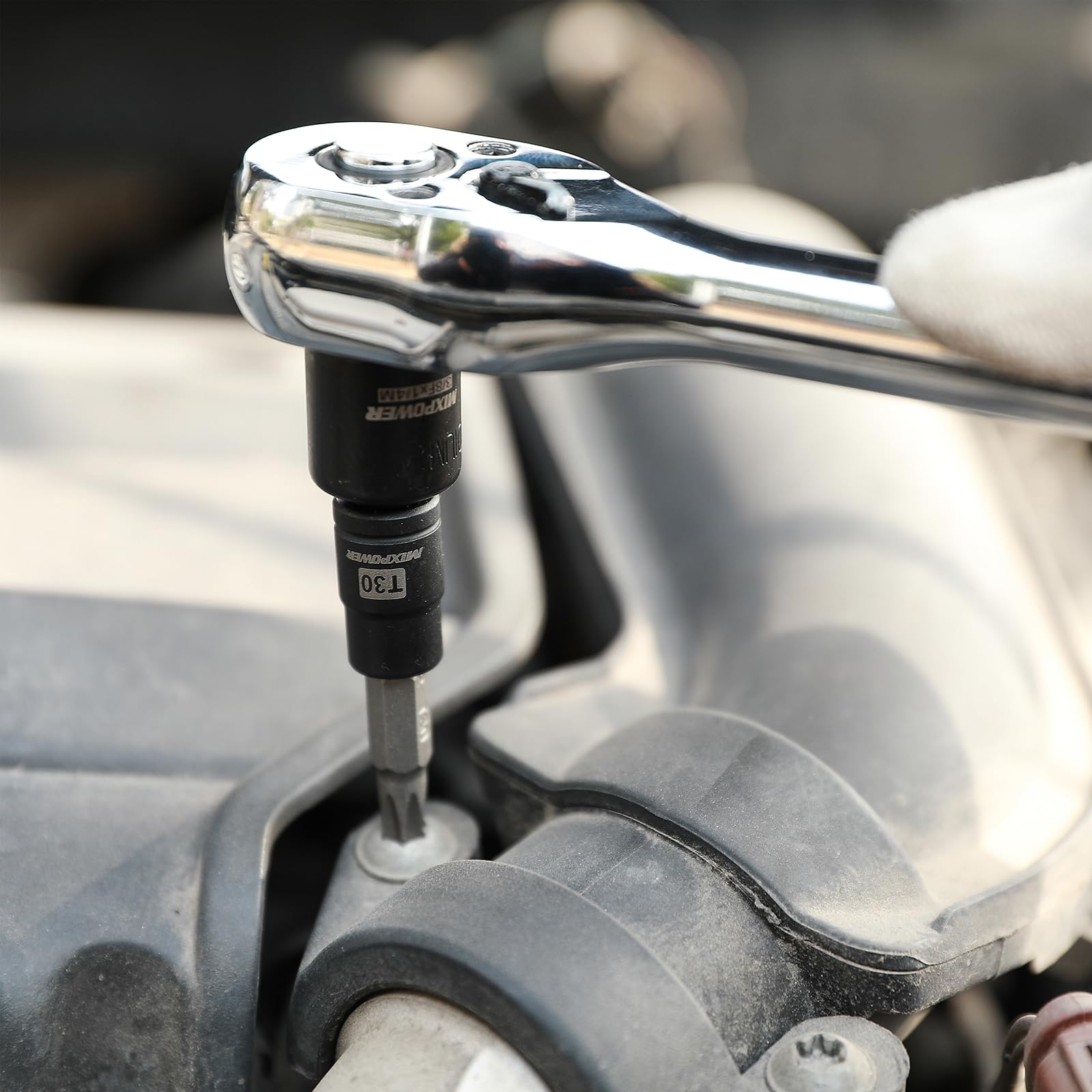 Mixpower CR-V steel and S2 bits deliver durable performance.