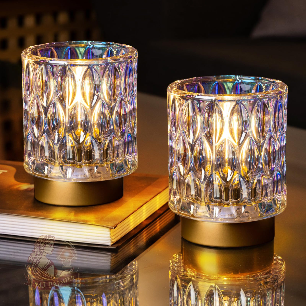 MJ PREMIER battery-operated crystal lamp with pearl glow on table for warm ambience
