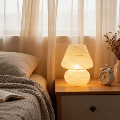 MJ PREMIER Battery-powered lamp offers versatile lighting without outlets