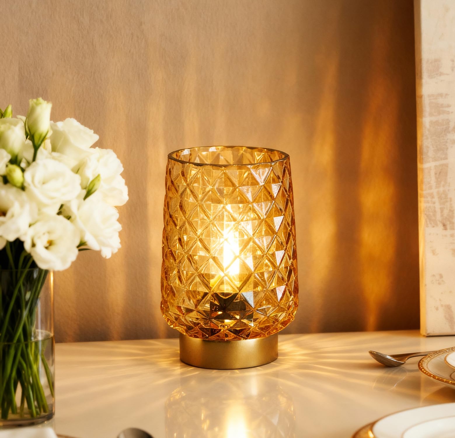 Gift-ready packaging enhances presentation of the MJ PREMIER lamp