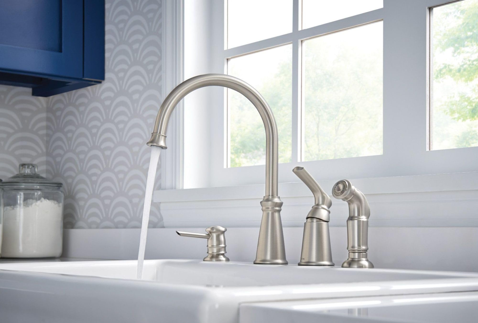 Moen Whitmore side spray for targeted sink cleaning