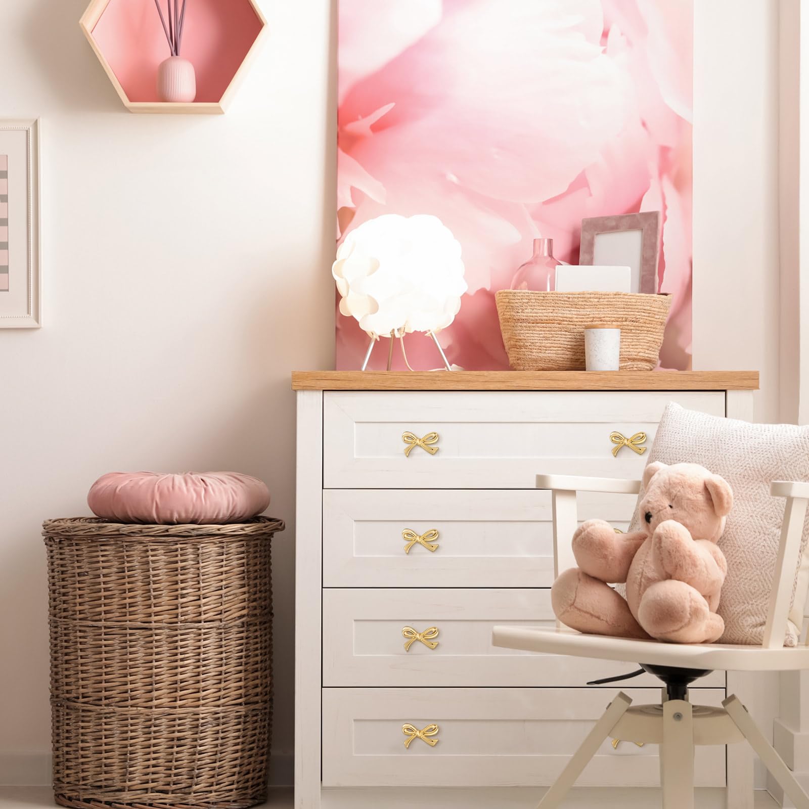 MorningRo vintage bow handle in gold brightens cabinets and elevates room décor.