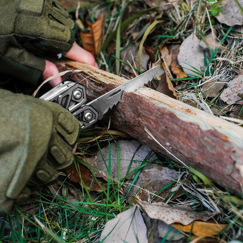 Mossy Oak Multitool belt sheath keeps tools secure on hikes.