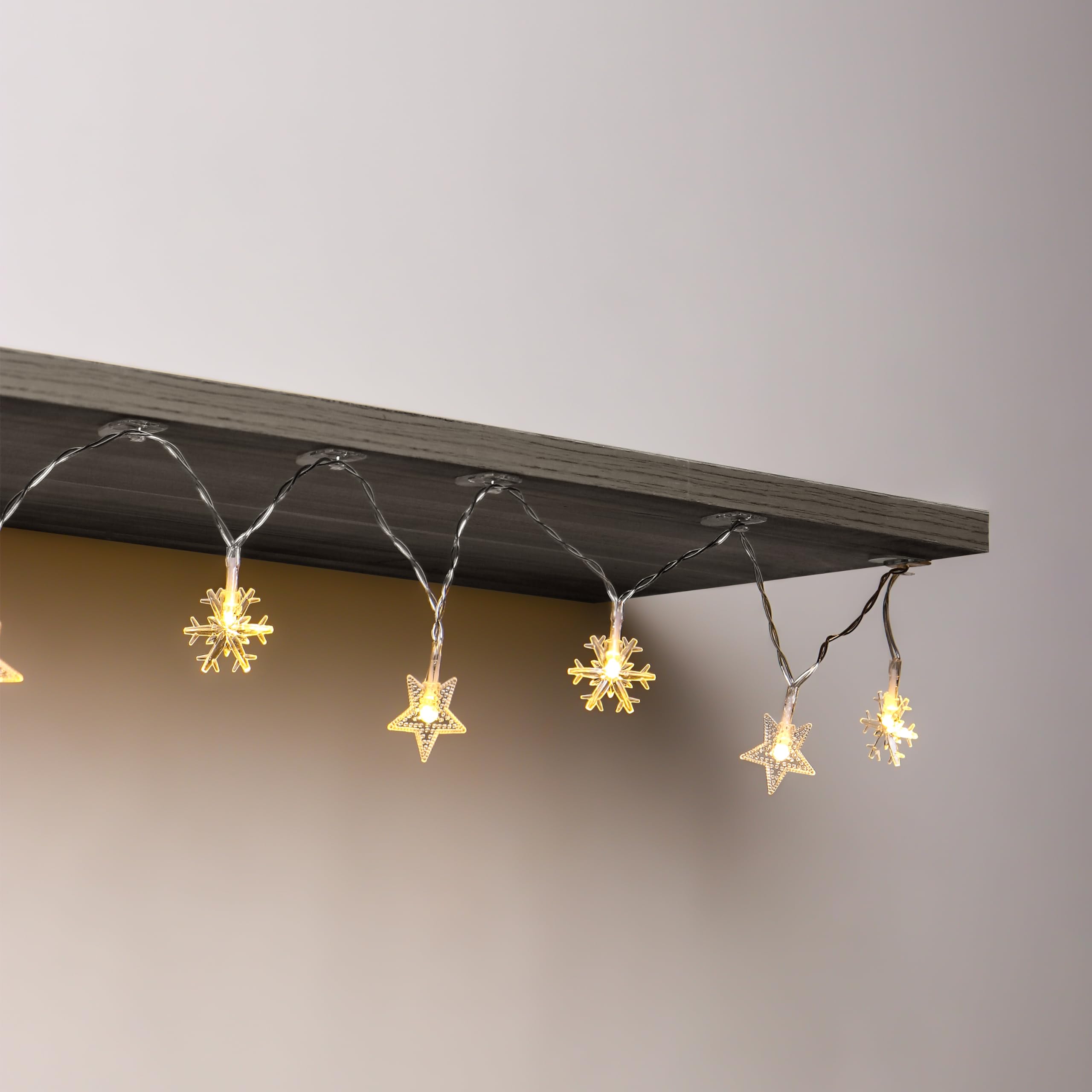 Movelyst removable adhesive strips show clean detachment, preventing wall residue after festive displays.