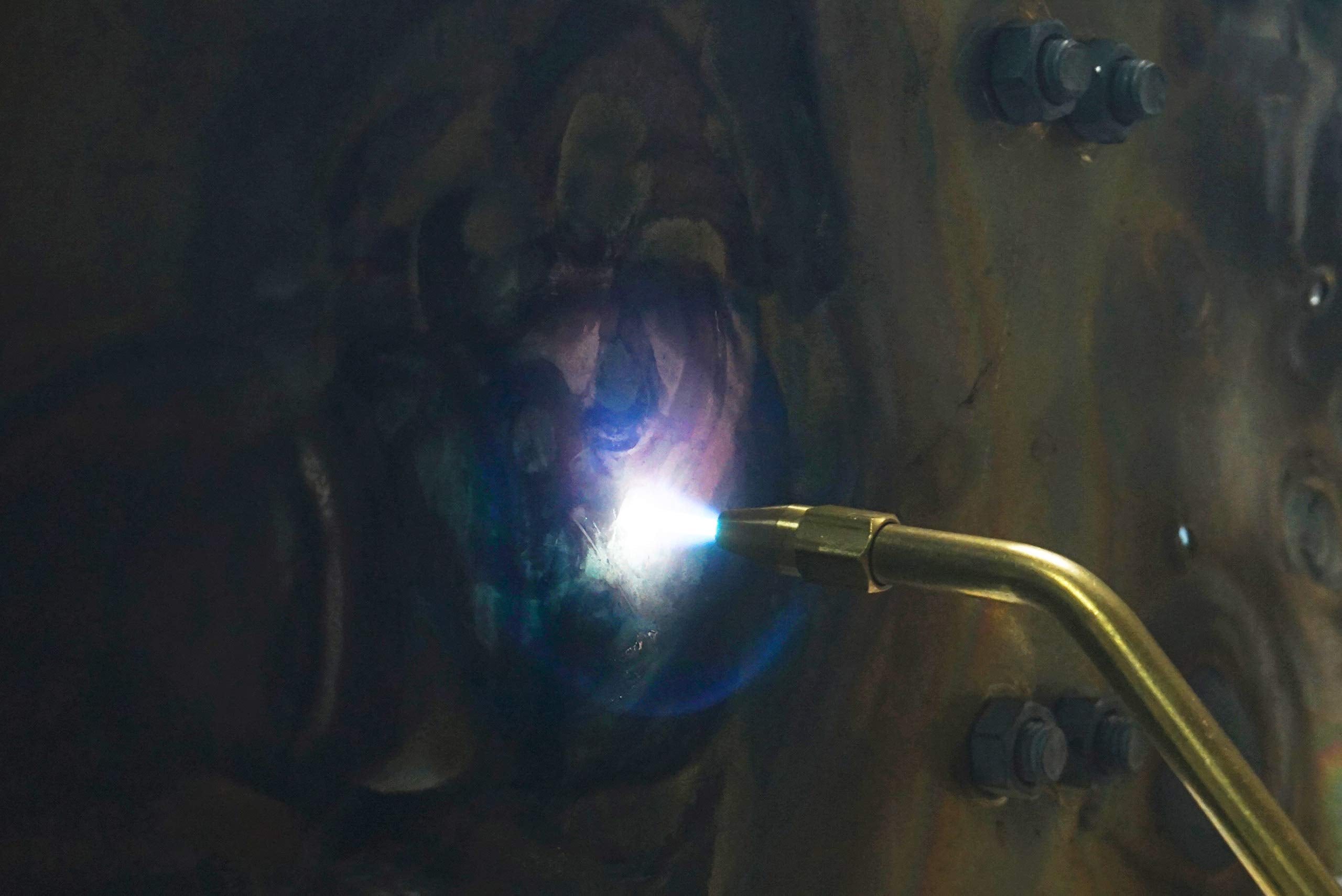 MR. TORCH BLUEFIRE demonstrates even heat for controlled soldering tasks