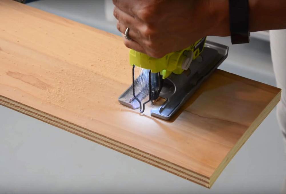 MRCGTCE 3-inch 21TPI scroll blade for curved cuts in wood.