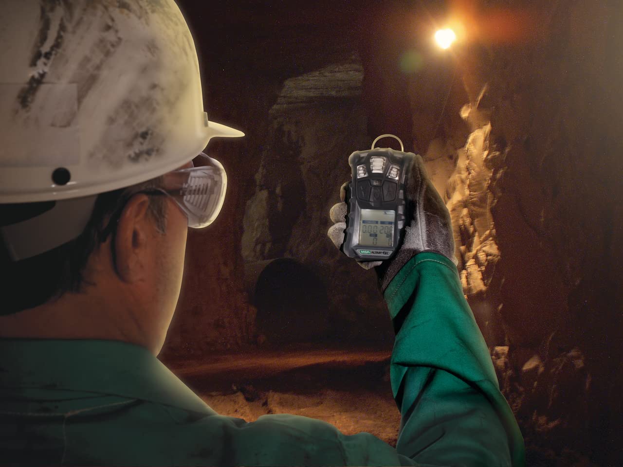 MSA Altair 4XR rugged armor and IP68 durability in tough conditions