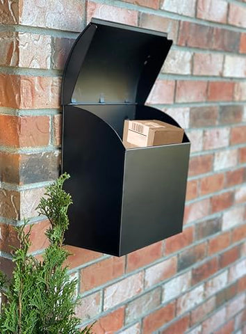 NACH weatherproof outdoor mailbox built for year-round use.