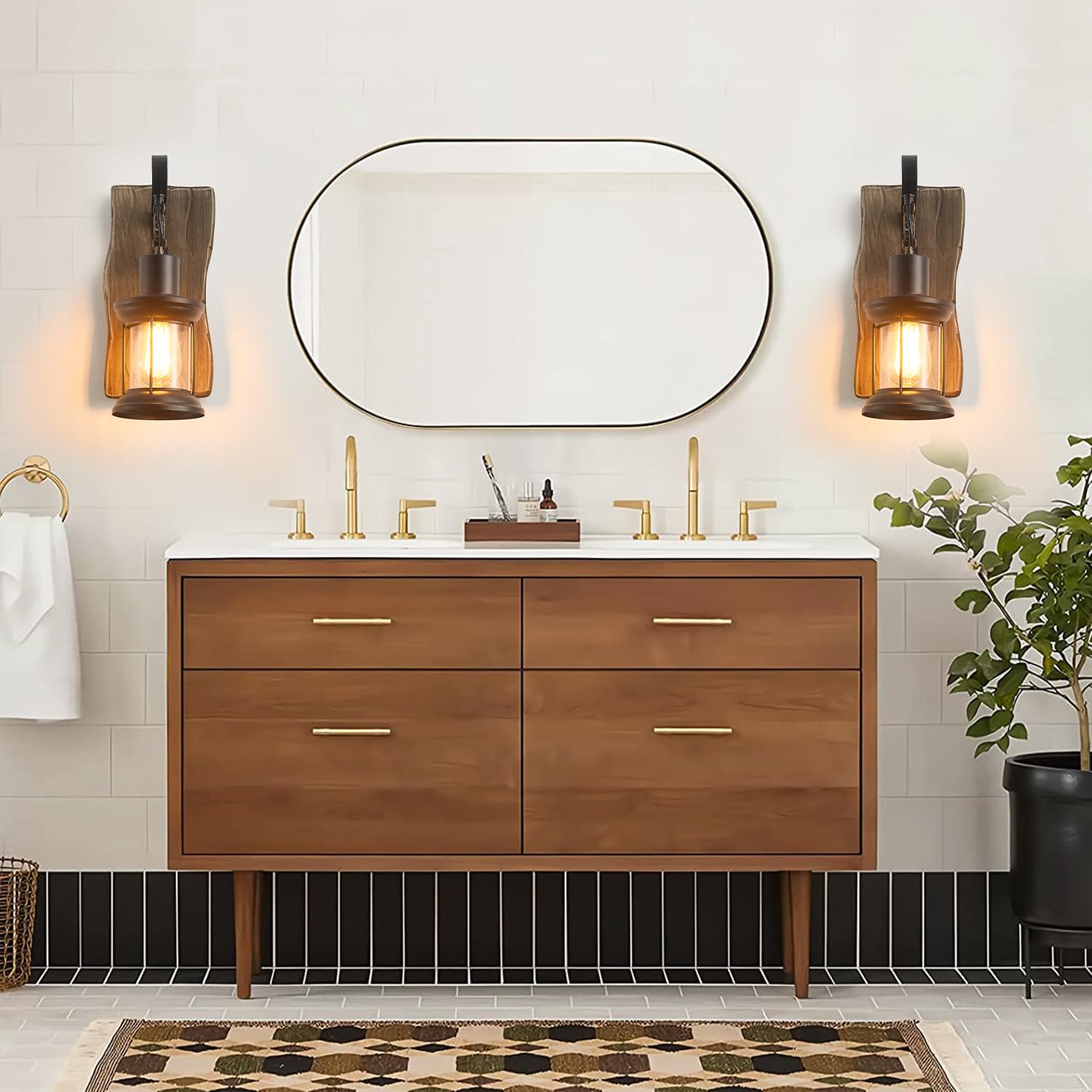 NDDSWM wall sconce with clear glass detail highlights vintage charm and soft illumination.