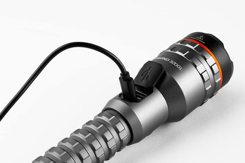 NEBO Davinci 3200L USB charging port ready for on-the-go power