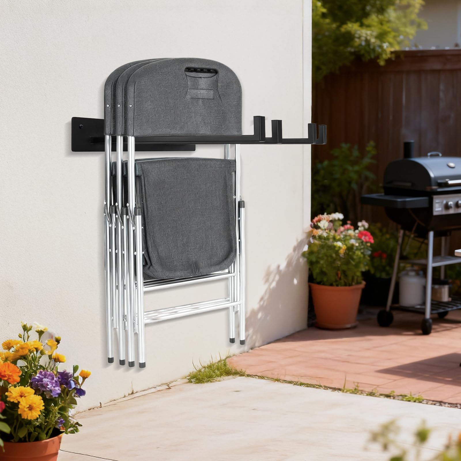 Neiteli space-saving setup keeps chairs and tools within reach in tight spaces.