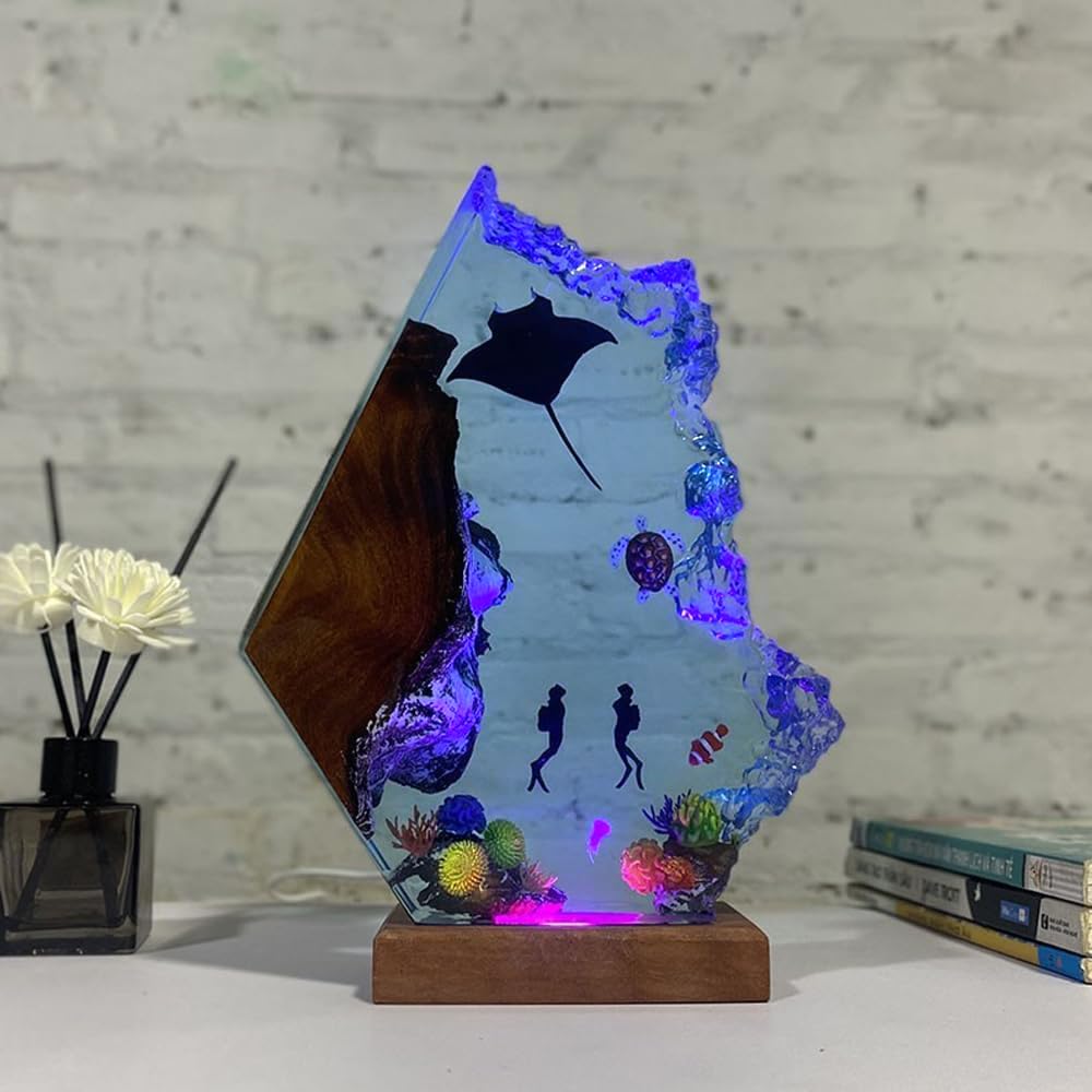 Nice Hera handmade resin lamp showcases a dreamy sea scene.