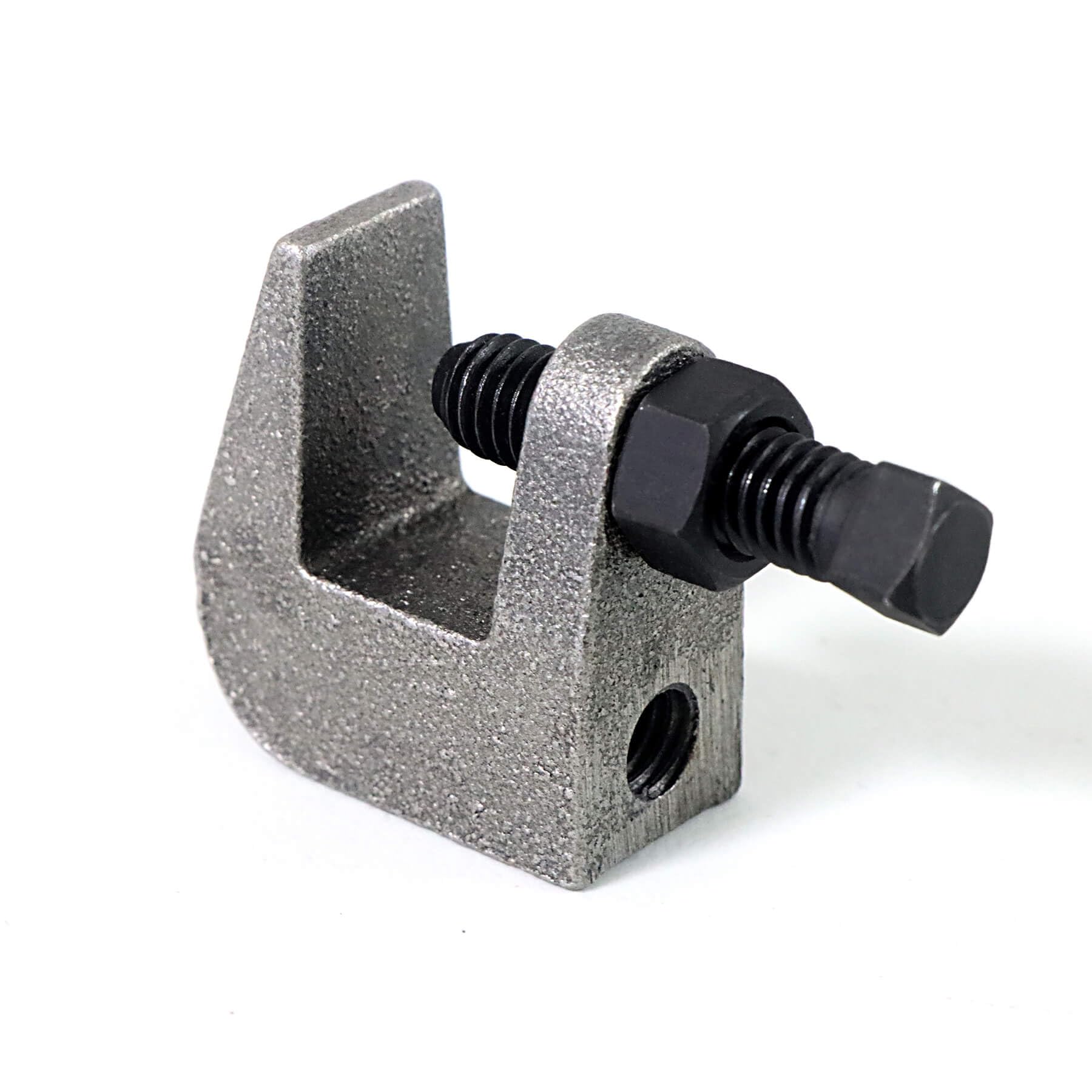 NIDAYE beam clamp enabling vertical rod adjustment for flexible mounting.