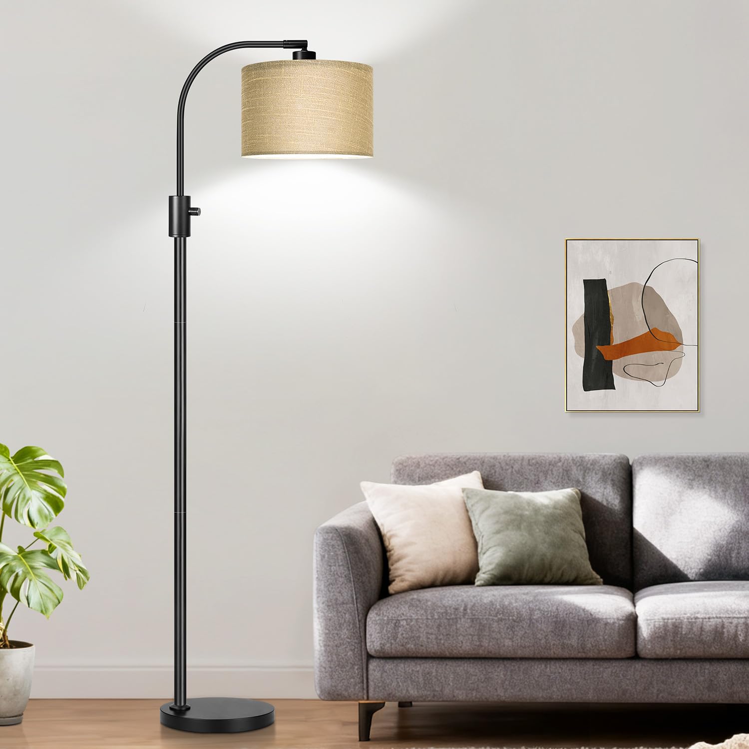 Nintiue lamp head rotates 360 degrees for flexible reading.
