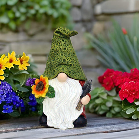 niwhydi Variety of gnome designs to match your garden theme and hide keys.