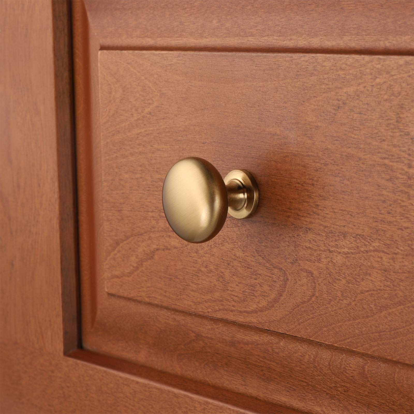 NIZADO champagne bronze drawer knob closeup highlights detailed finish