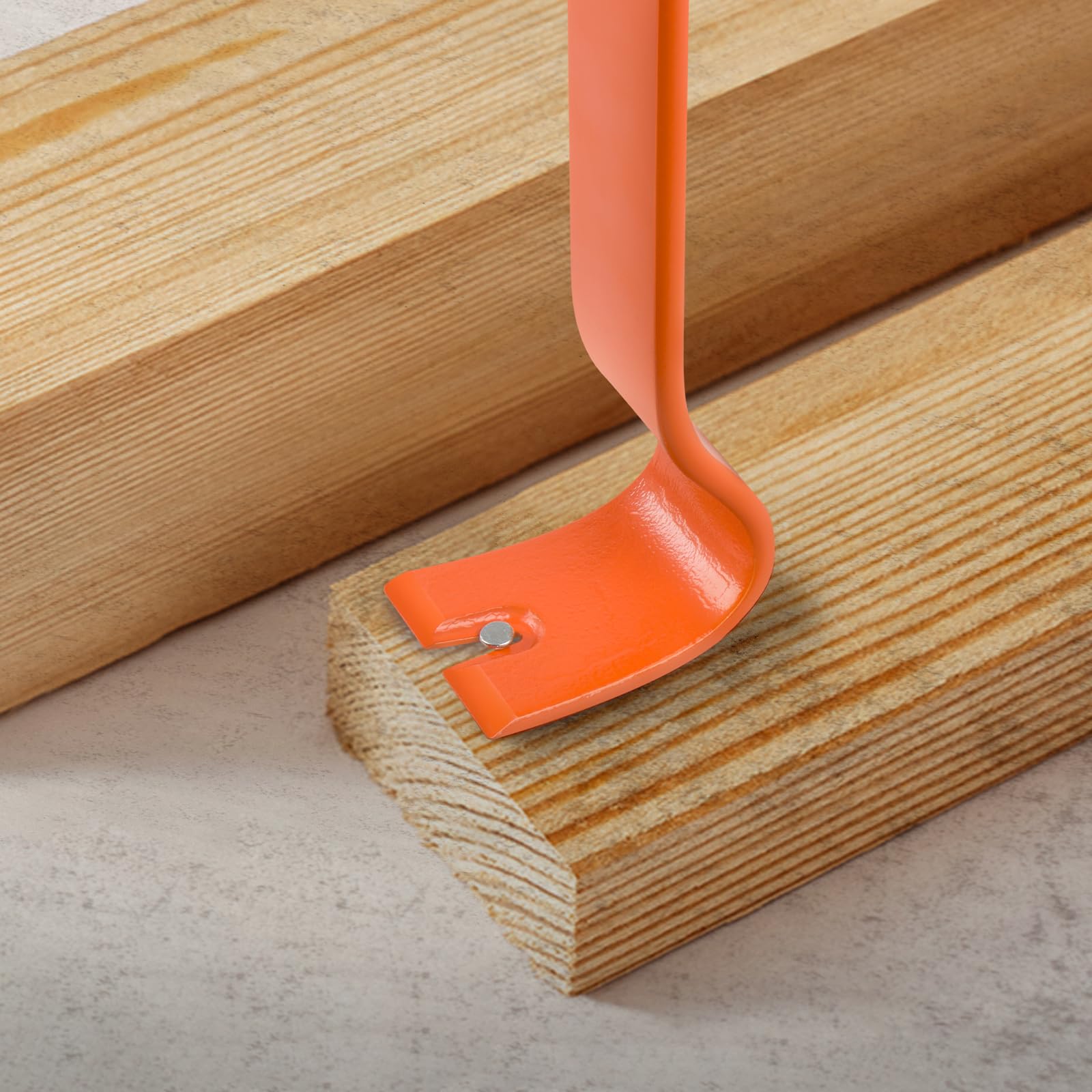NOEAIKE 15-inch crowbar delivers maximum leverage for tough jobs