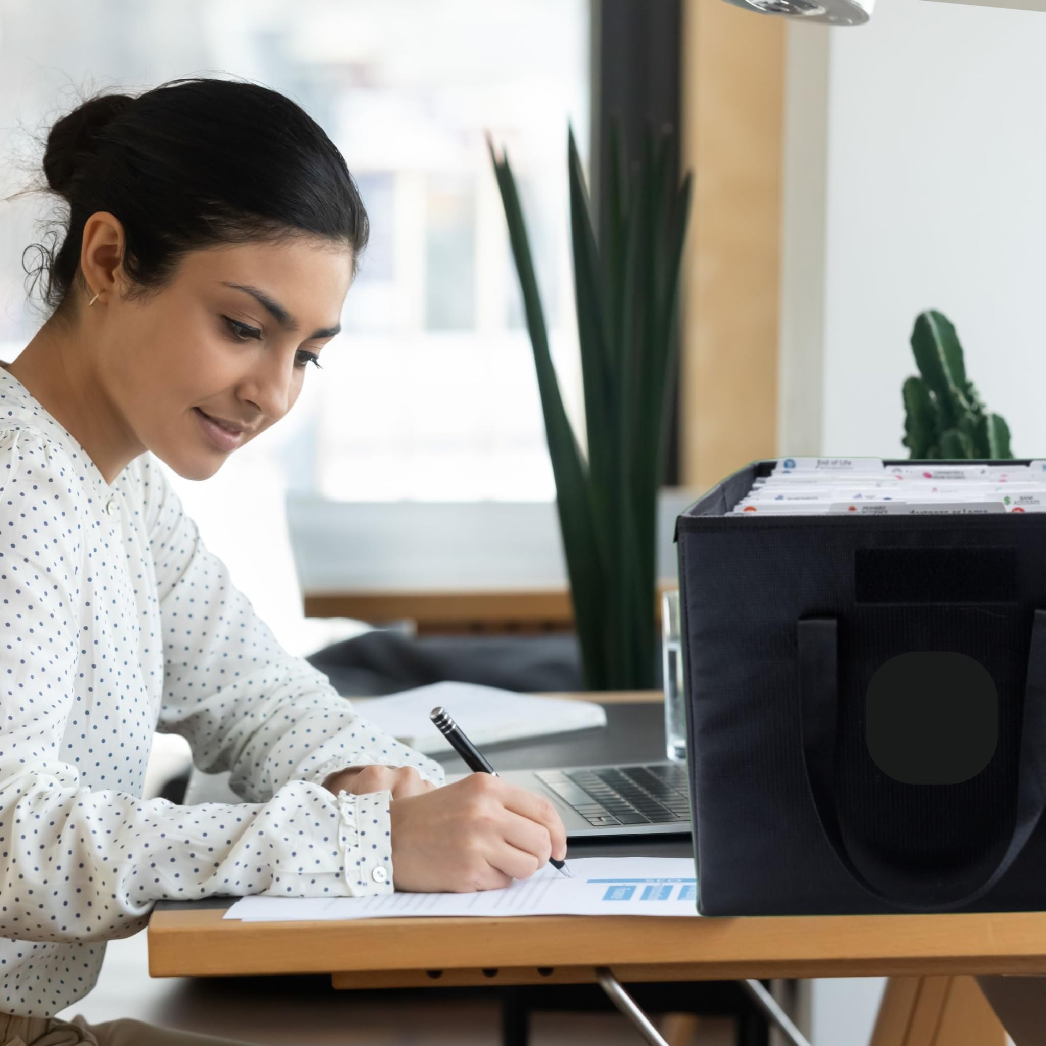 Nokbox collapsible design with lid and handles enables simple storage.