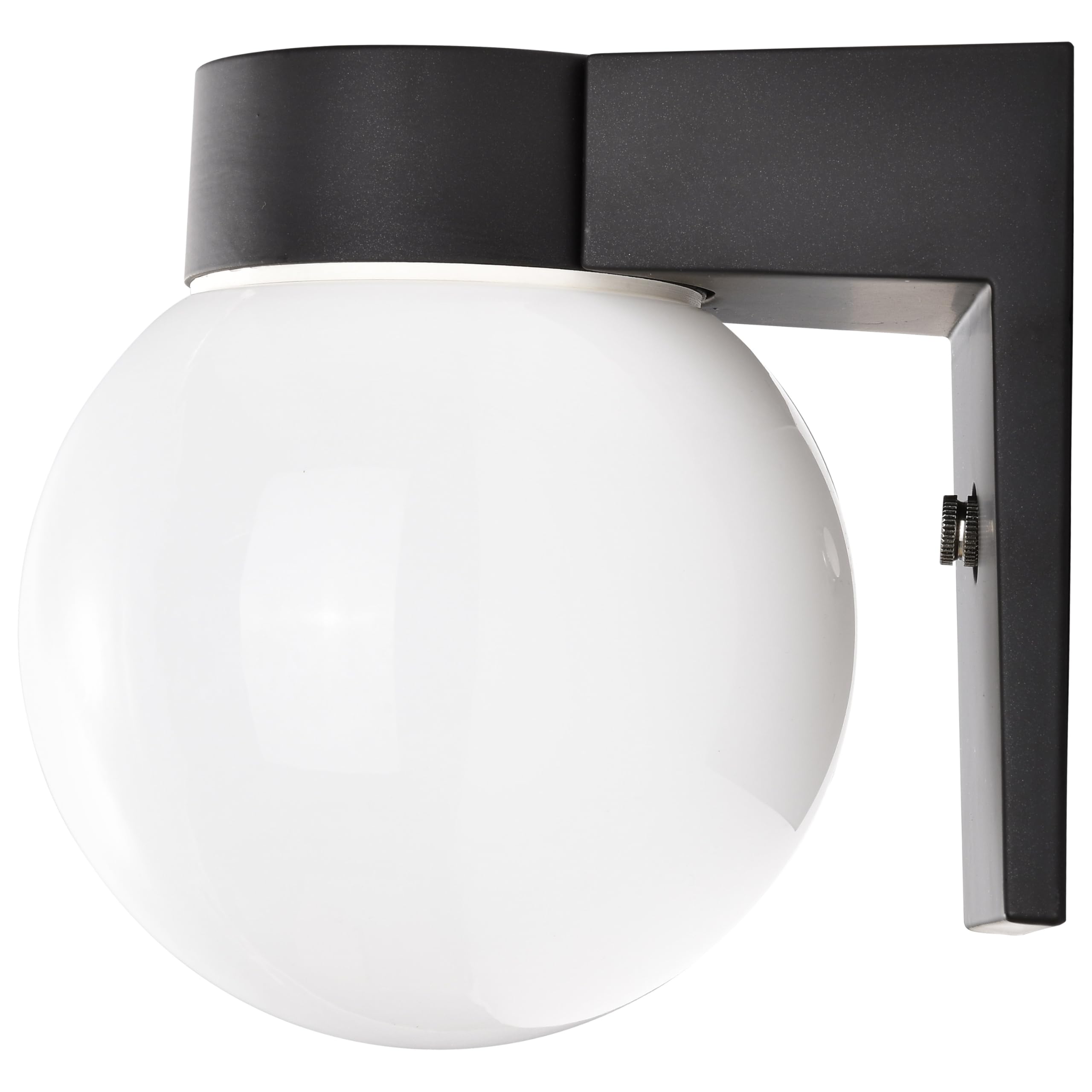 Nuvo SF77/140 wet-rated fixture withstands outdoor conditions year-round.
