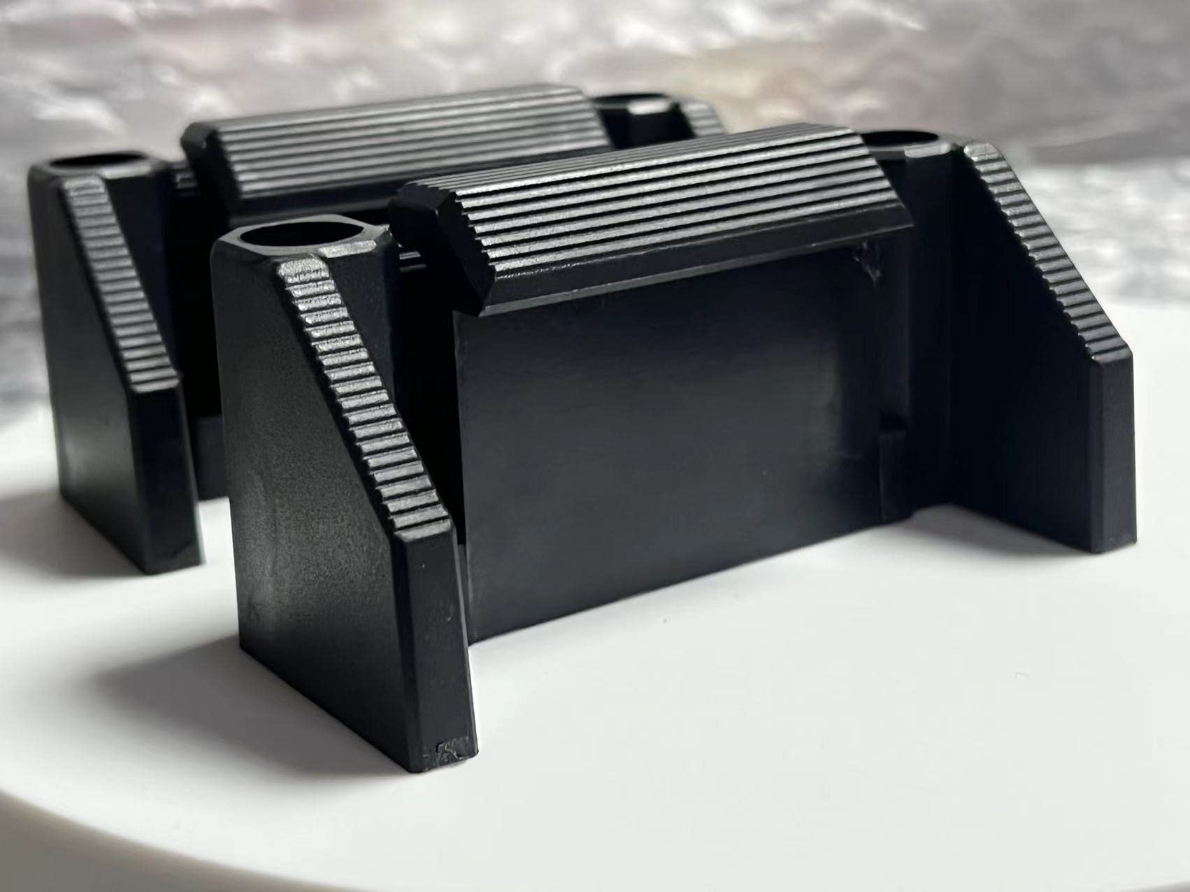 NyVoozy four-bracket set with screws supports quick setup.