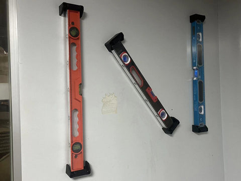 NyVoozy sturdy mixed-plastic construction ensures durable level organization.