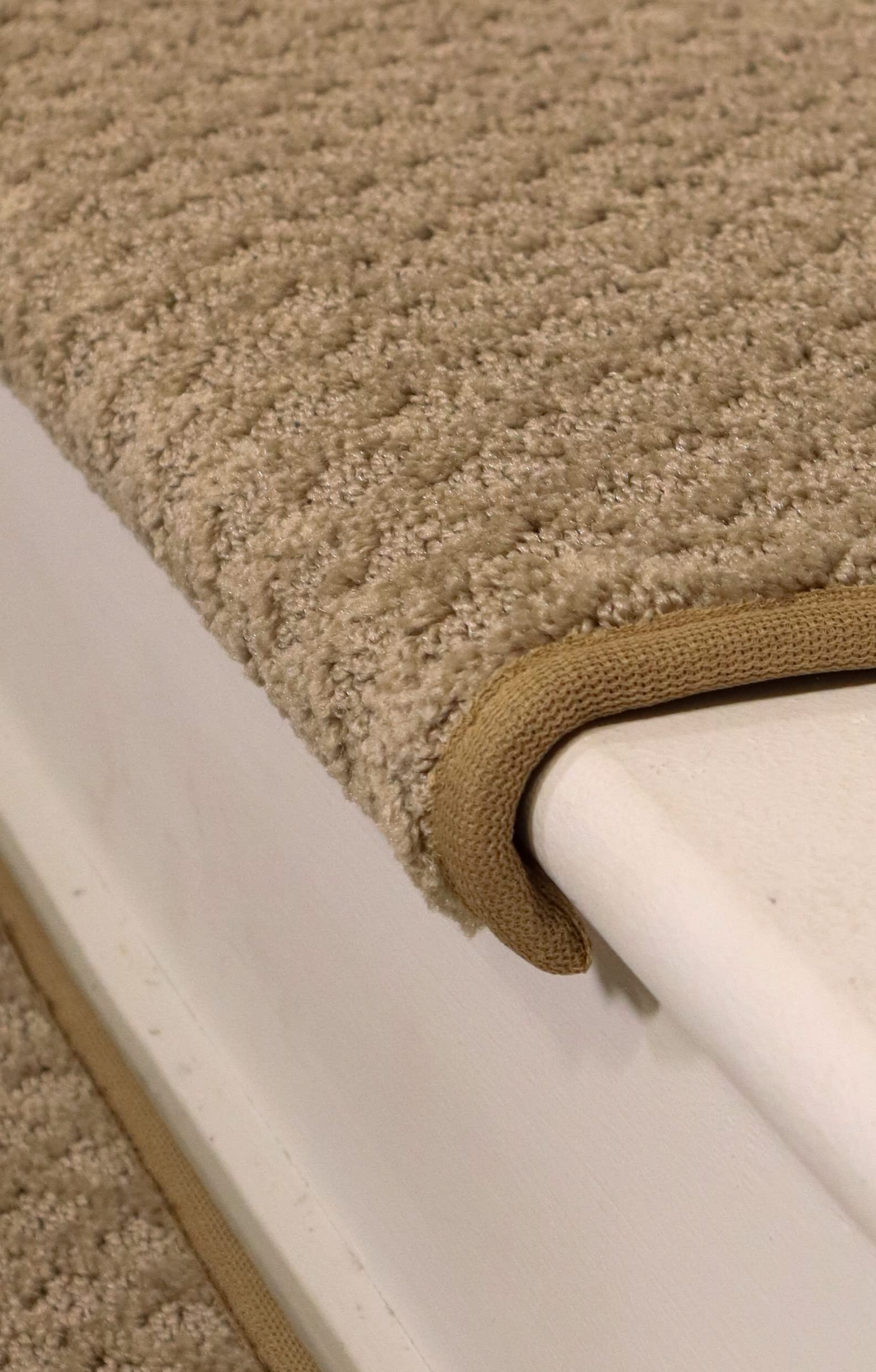 Oak Valley Designs Bayside Charm plush surface adds barefoot comfort