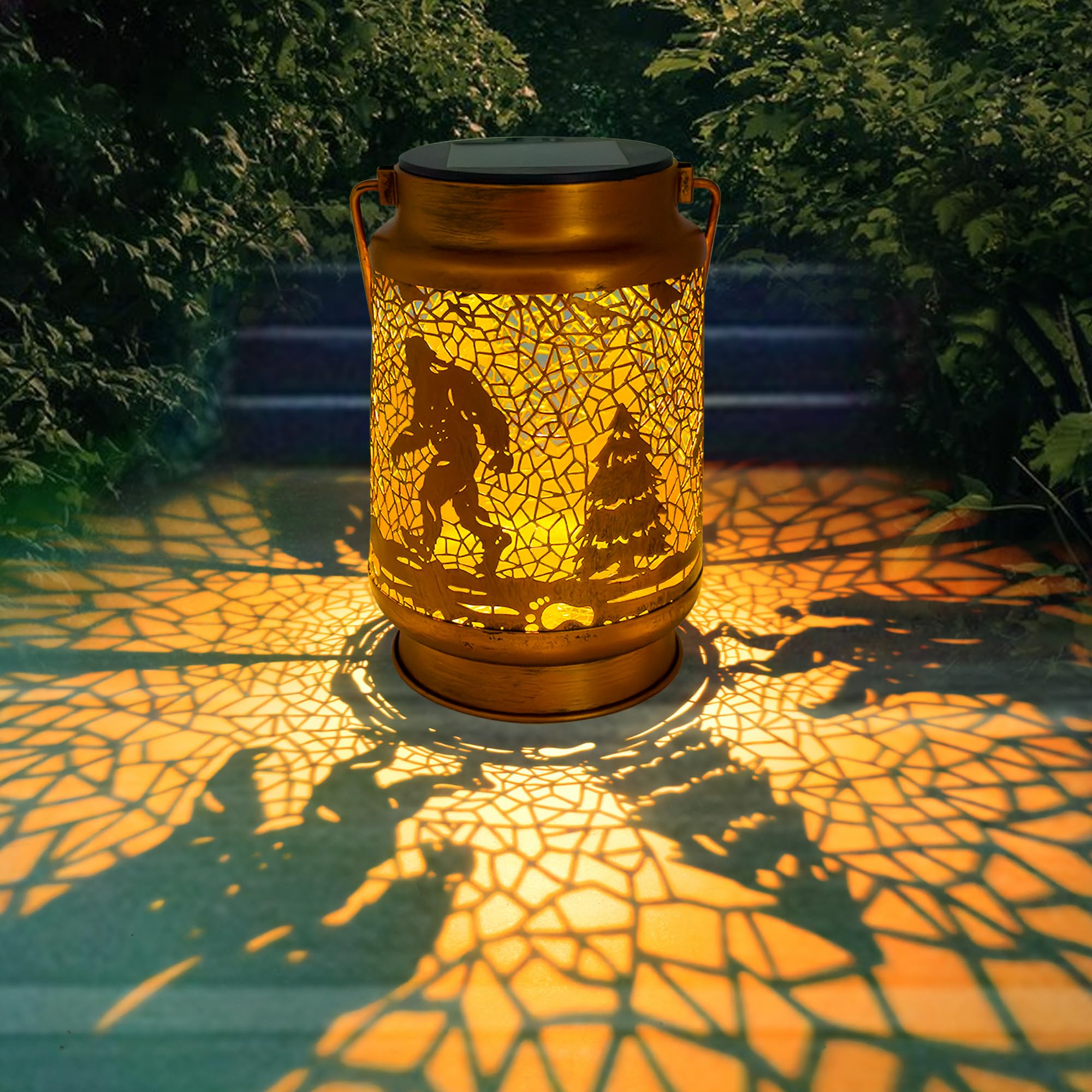 OFEWPAGA IP65 waterproof lantern withstands rain and snow