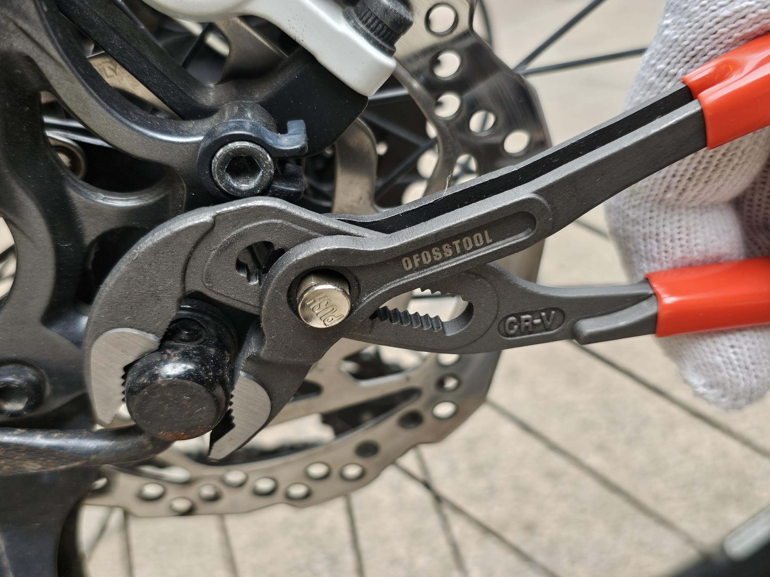 OFOSSTOOL Tongue-and-groove pliers enabling versatile clamping across sizes