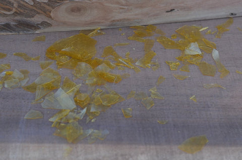 Old World Shellac French polish finish being applied to wood to enhance depth