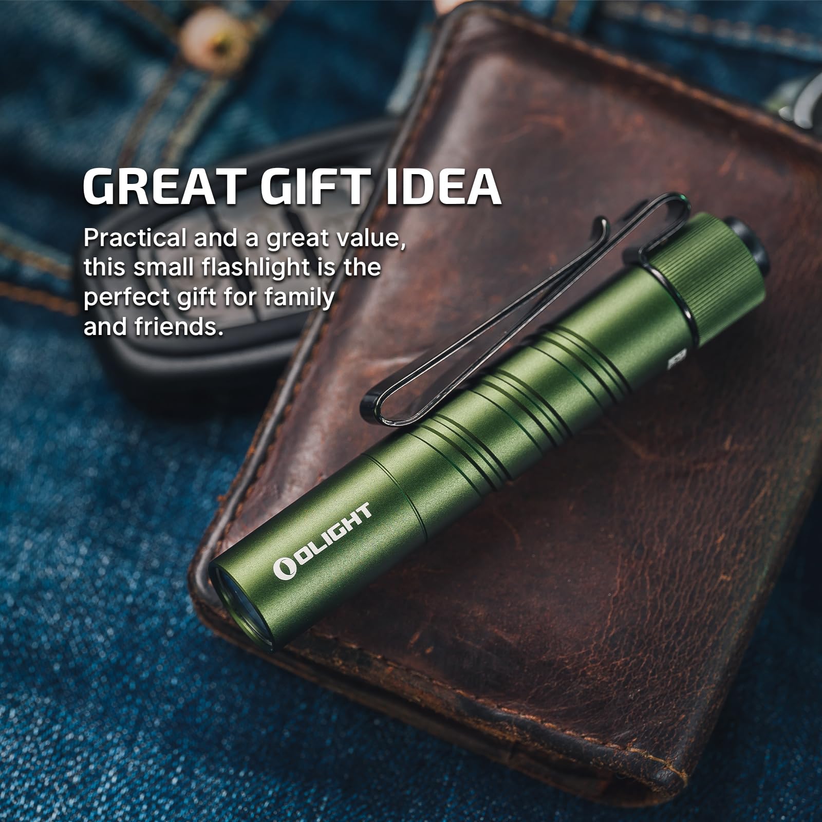 OLIGHT I3T 2 EOS two-way clip supports versatile carrying orientations.