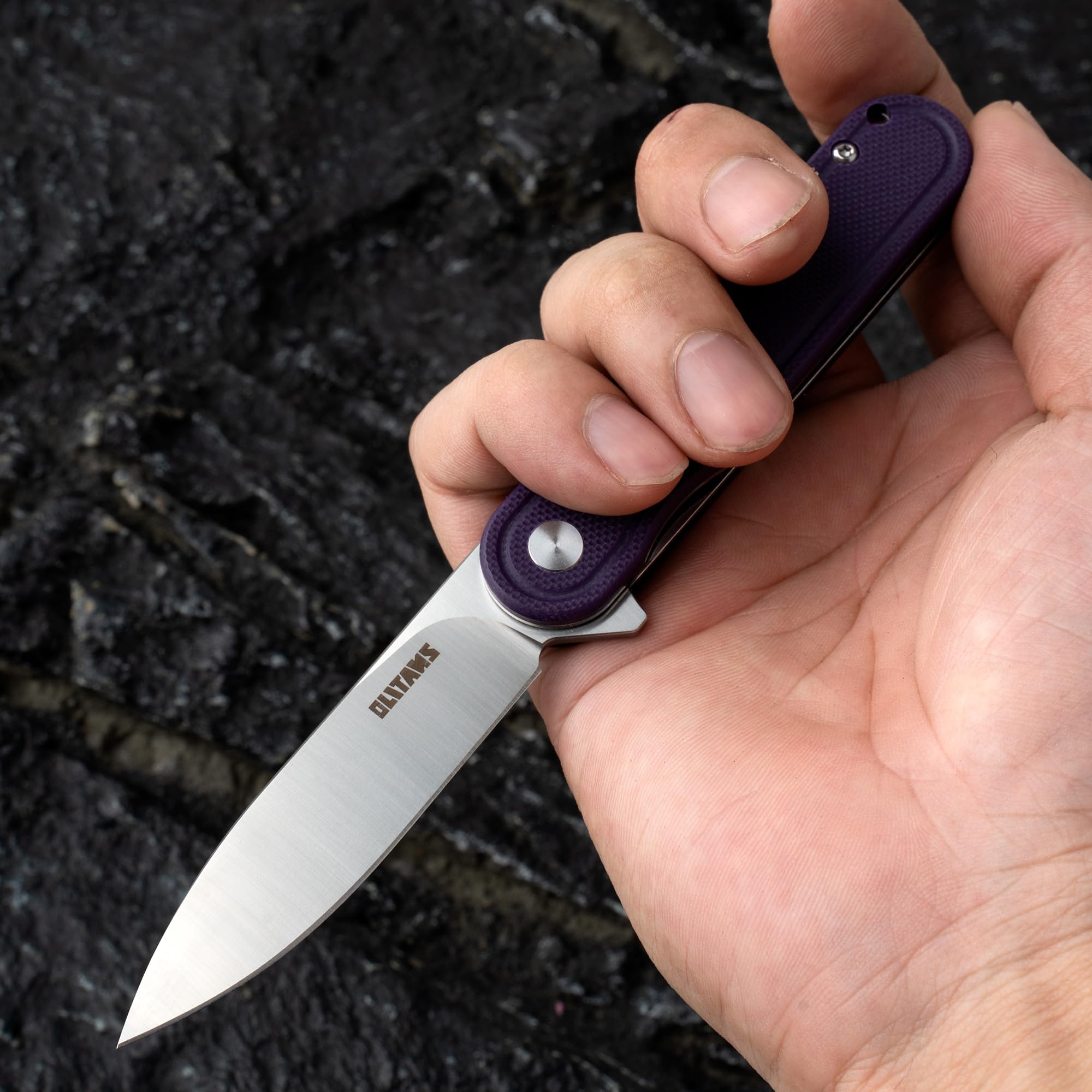 OLITANS G040 ready for quick tasks like fruit prep.