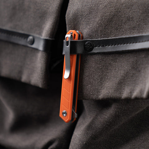 Liner lock system on OLITANS G046 keeps blade safely open