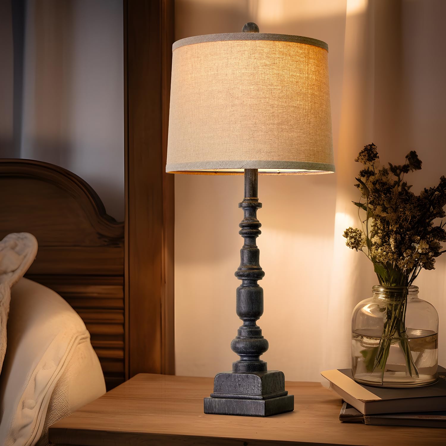 Oneach USB table lamp showcasing convenient charging ports for devices