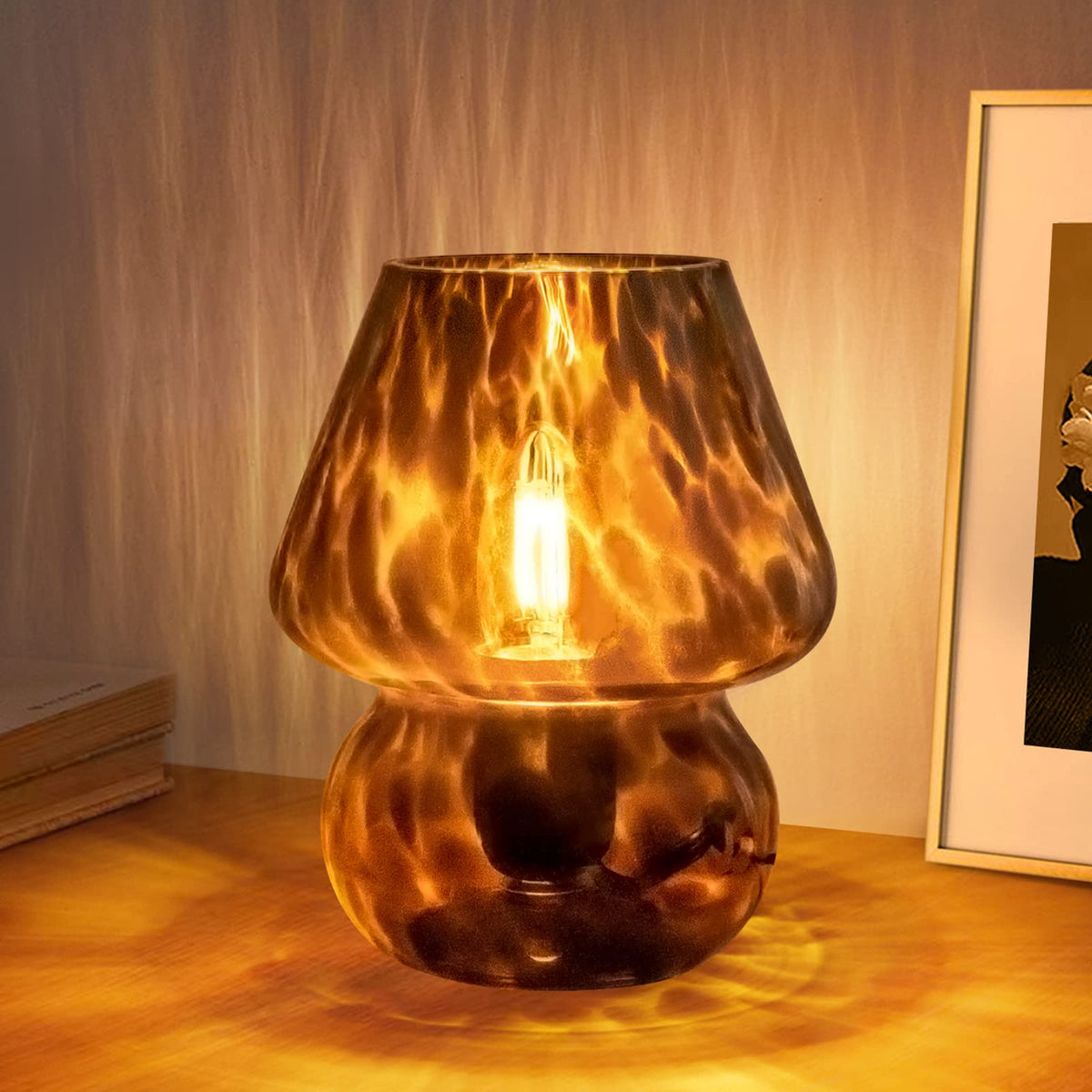 ONEWISH Mushroom Lamp front view shows translucent glass for soft ambient lighting