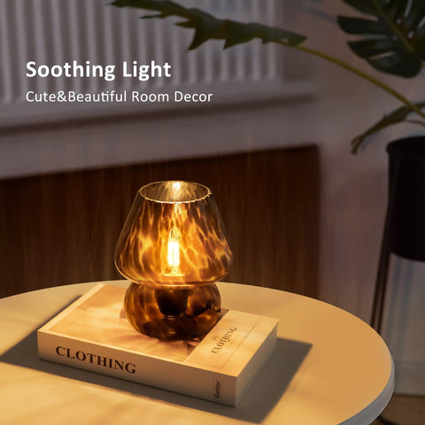 ONEWISH Mushroom Lamp glass texture highlights Murano-inspired design and elegance