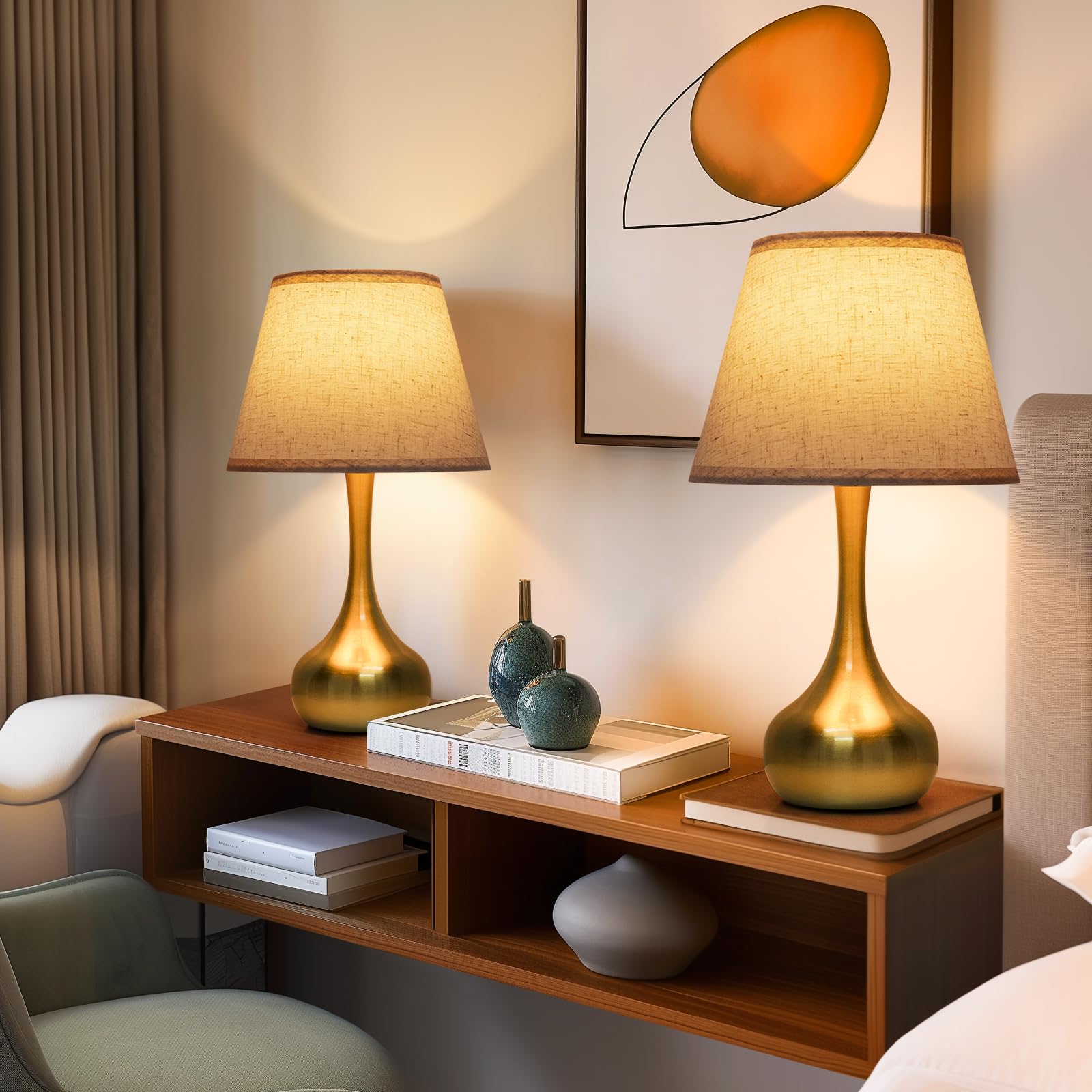 ONEWISH table lamp creates ambient bedroom ambience with warm 2700K lighting.
