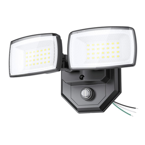 Onforu dusk-to-dawn flood light front view for porch security and even outdoor illumination.