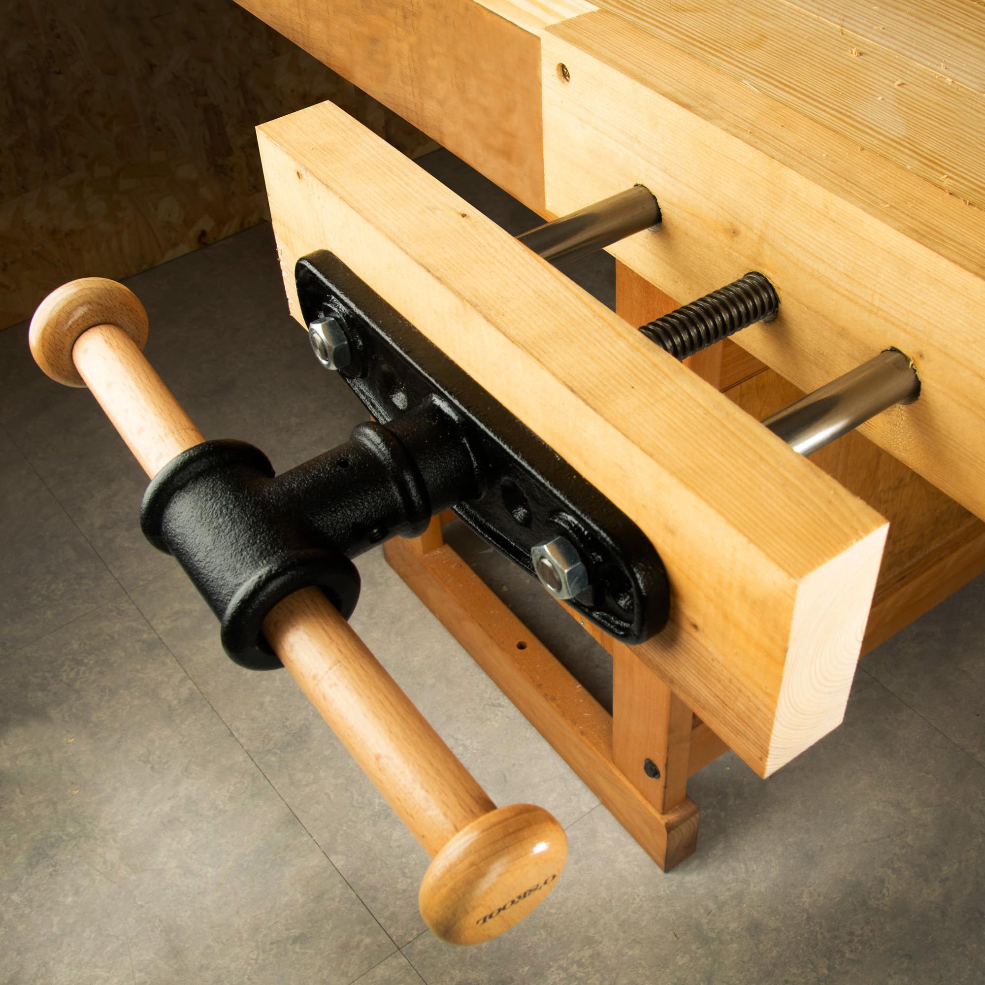 O'SKOOL heavy-duty cast iron base ensures stable workholding on busy benches.