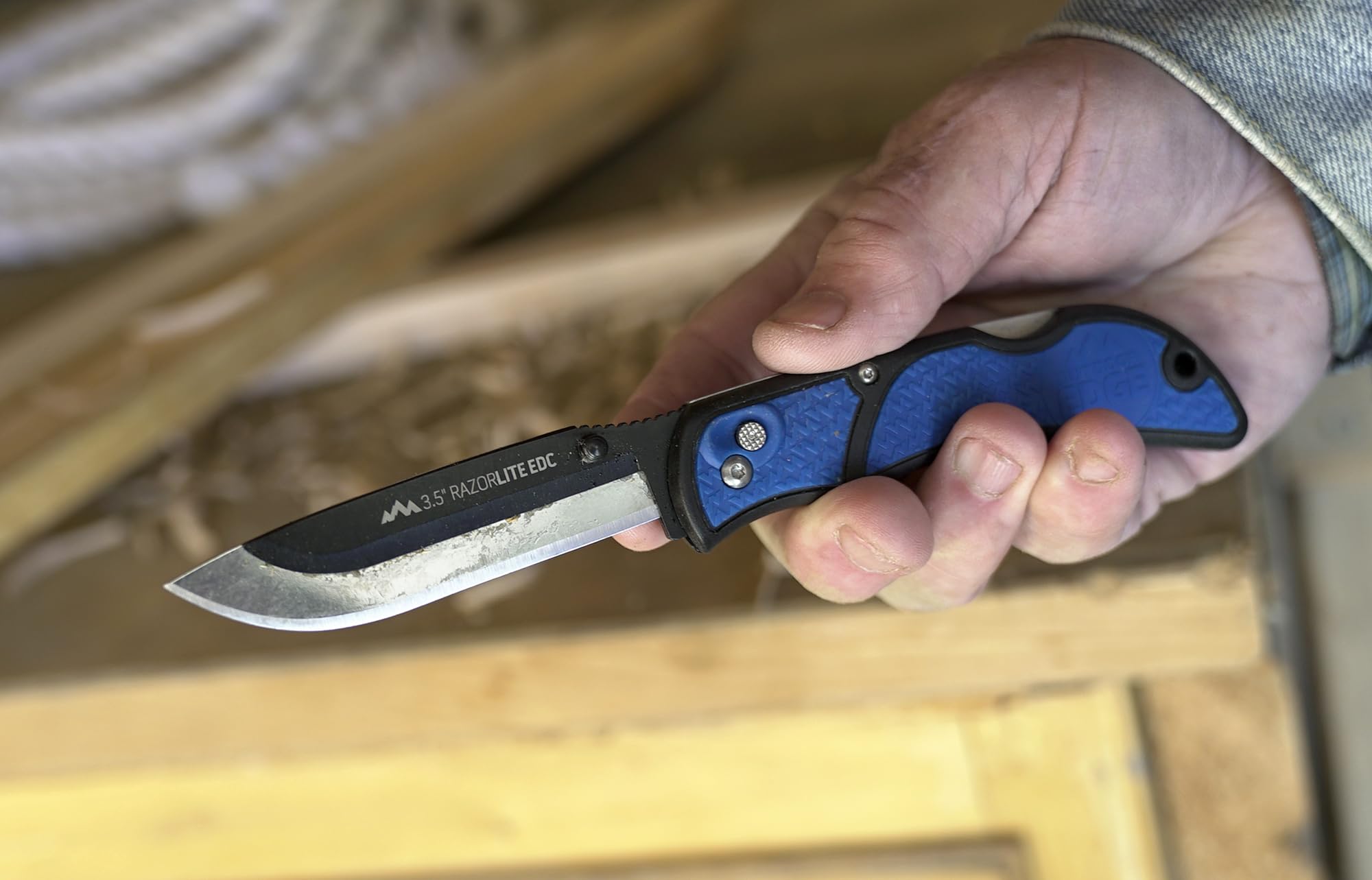 Outdoor Edge RazorLite EDC knife heat-treated blades for sharp cuts
