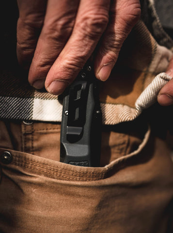 OUTDOOR EDGE three replaceable blades provide flexibility for different tasks