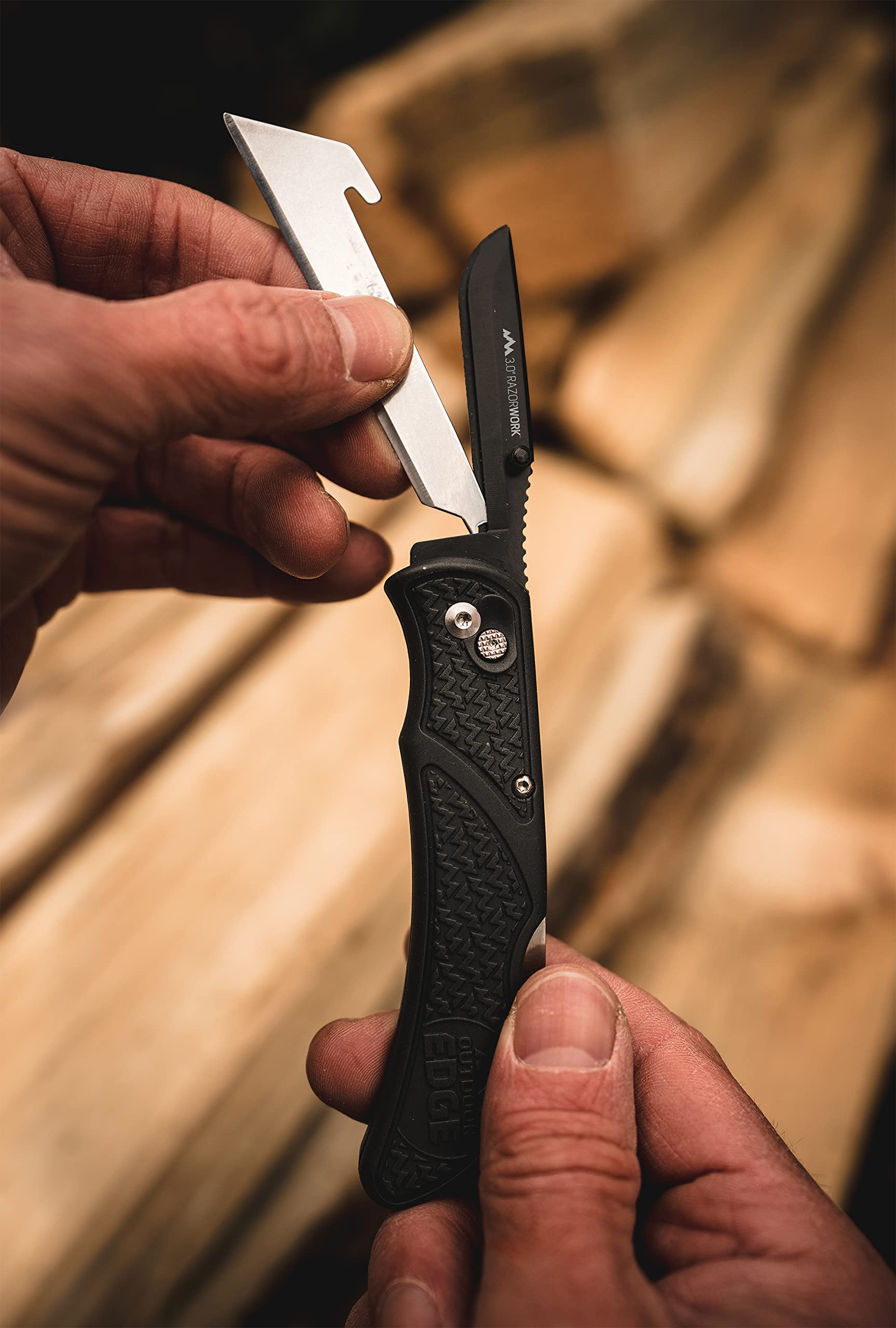 OUTDOOR EDGE RazorWork pocket clip keeps it accessible during projects