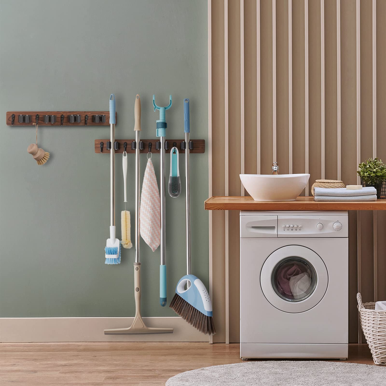 OUTNILI four-slots four-hooks detail demonstrating versatile tool storage.